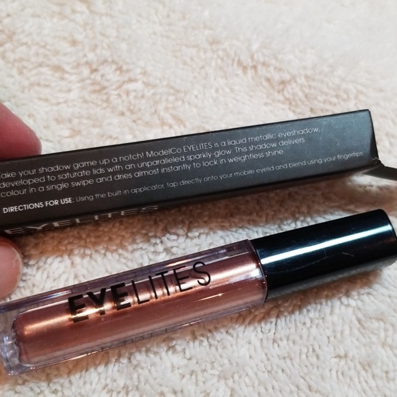 Eyelites Metallic Eyeshadow in St. Barts - Picture 3 of 6